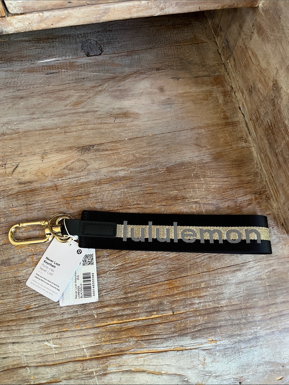 🖤 NWT Lululemon Never Lost Keychain Black Gold Gym Athlesiure